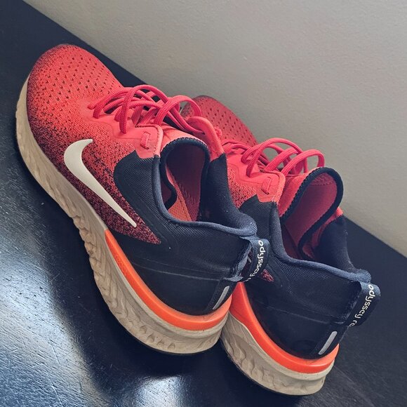 Nike Odyssey React - Picture 2 of 3